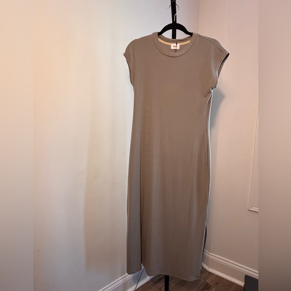 Cap-Sleeve Midi Dress in Taupe